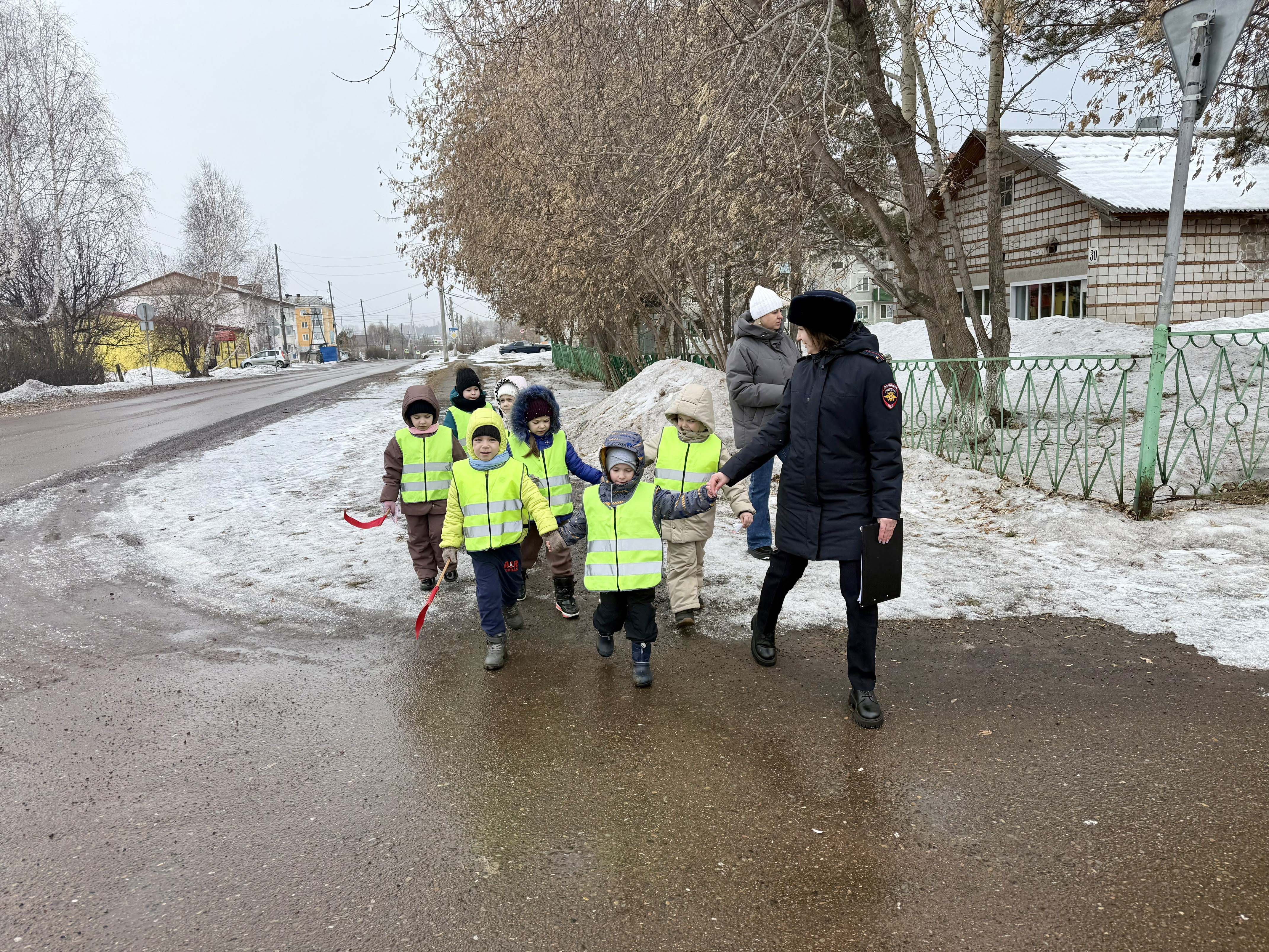 Экскурсия к пешеходному переходу.