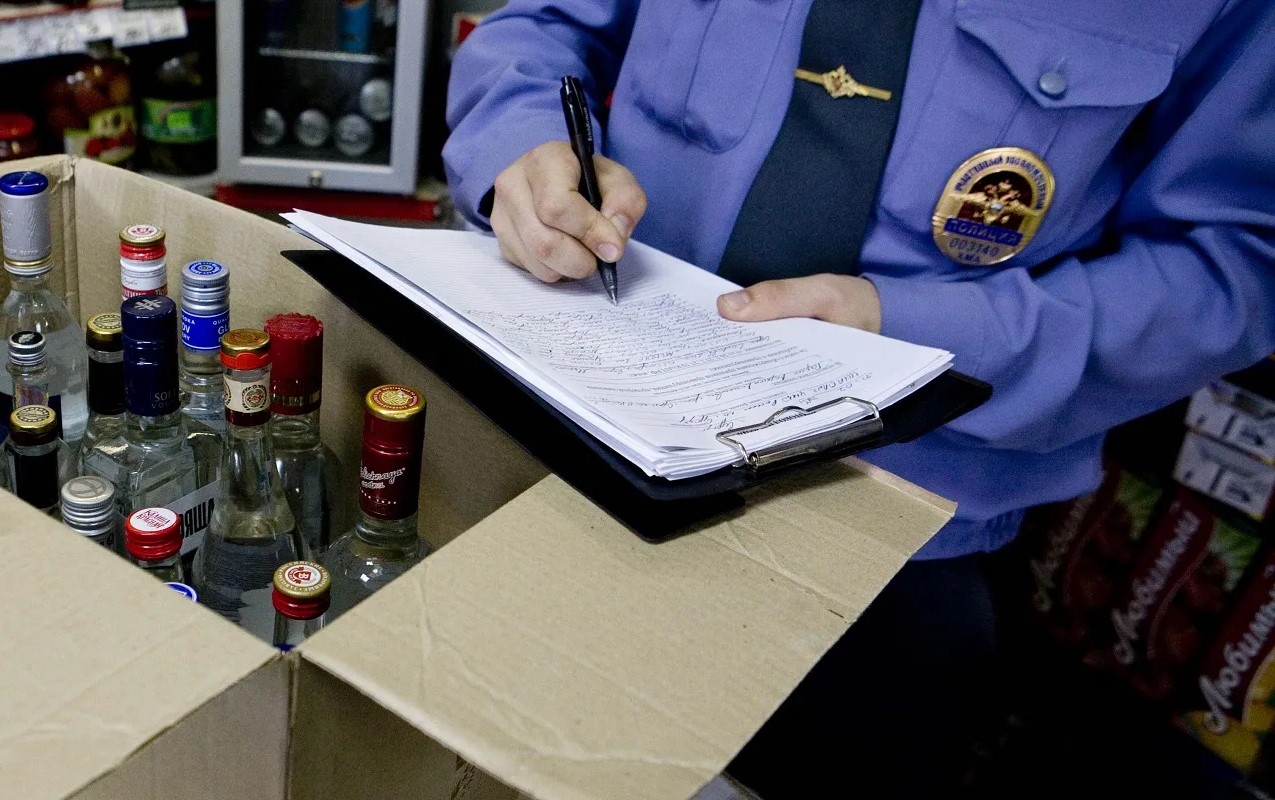 Правонарушения в сфере оборота алкогольной и спирта содержащей продукции.